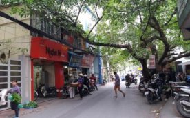 BÁN NHÀ MẶT PHỐ NGÕ HUYỆN , DT 77M2, GIÁ BÁN 38 TỶ.